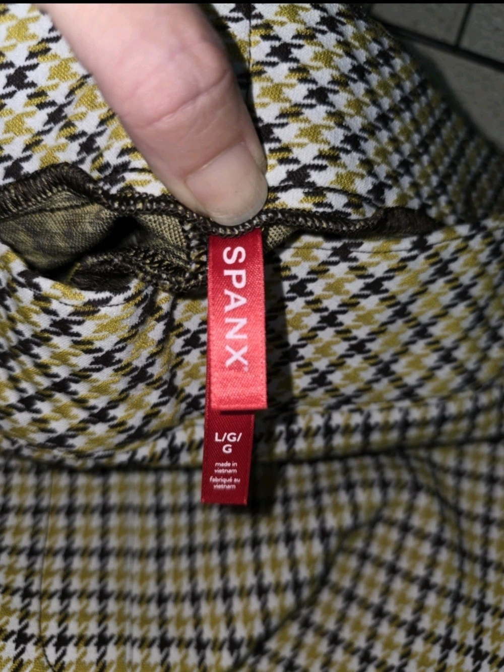 SPANX Yellow Plaid Cropped Capris with Black Grid - Picture 3 of 5